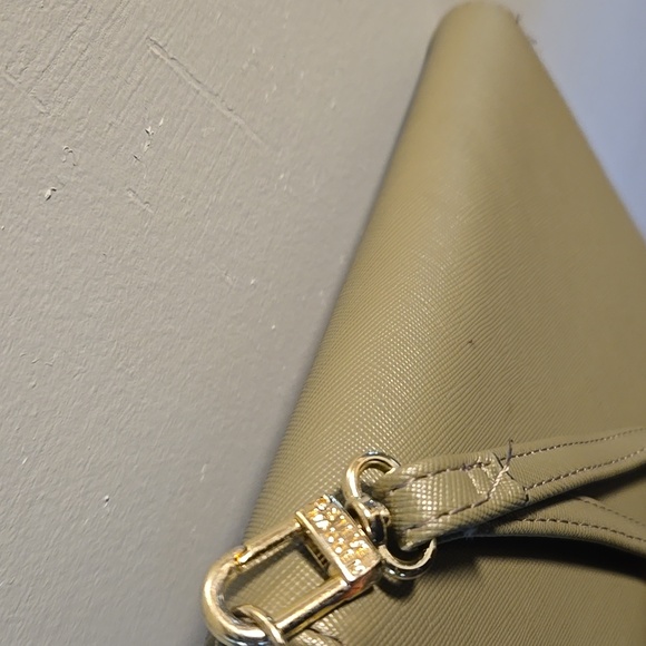 Steve Madden NWOT Green Wristlet - Picture 5 of 9